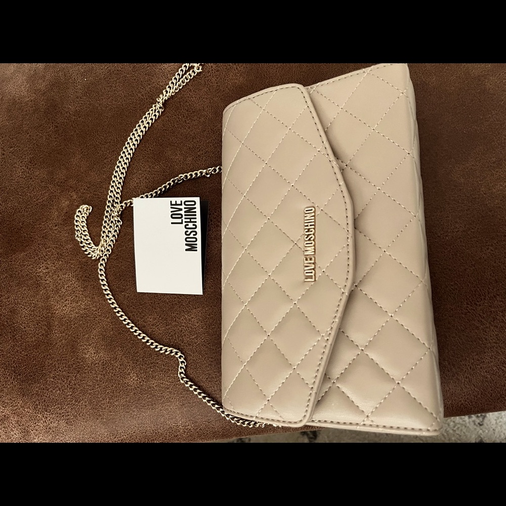 Gorgeous nude clutch made in Italy